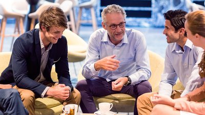 Als Führungskraft mit Freude arbeiten und erfüllt leben! - Selbstführung und Mitarbeiterführung in einer Arbeitswelt im Umbruch