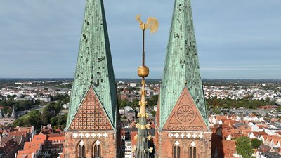 Sanfte Führung - „Schritt für Schritt in die Höhe – der sanfte Turmaufstieg"