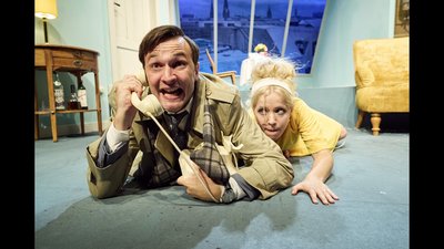 Barfuß im Park - Das Ohnsorg-Theater zu Gast in Glinde - Komödie von Neil Simon