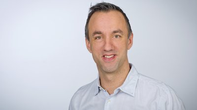 Matthias Jung - "IN WÜRDE ELTERN - Gemeinsam gelacht ist besser als alleine verzweifelt"
